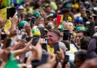 Bolsonaro reúne multidão em ato com críticas a Moraes antes de STF julgar denúncia de golpe